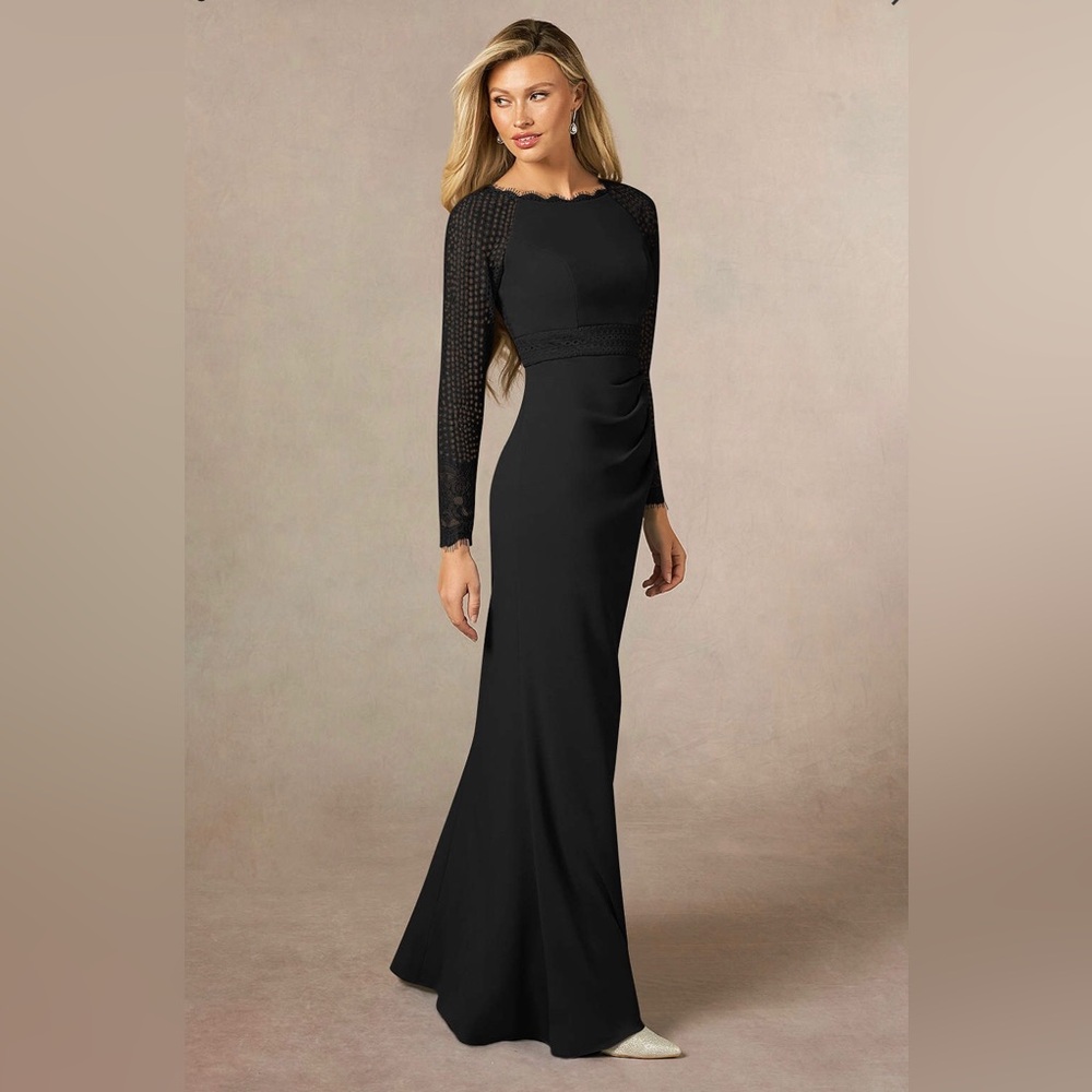 Azazie Mother of the bride black, sheath, stretch, crepe & lace dress. Size 28
